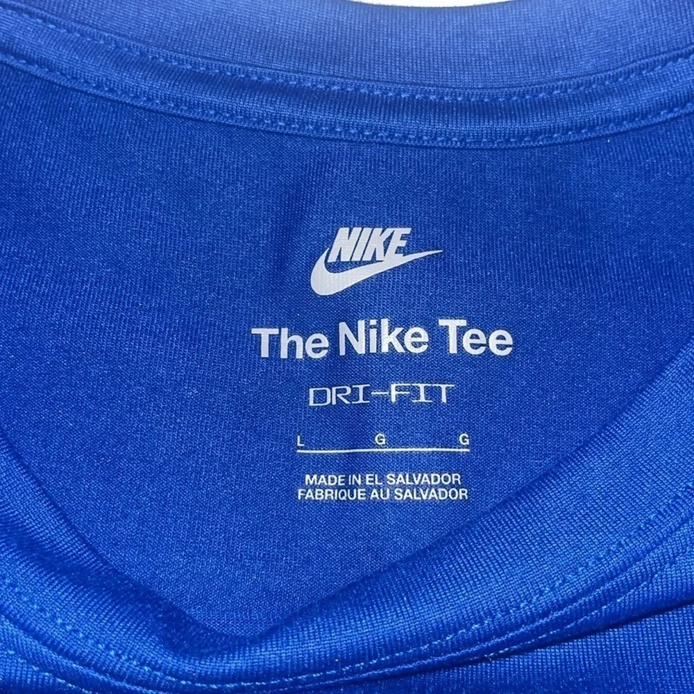 Nike women’s University of Kentucky Softball Blue T-Shirt size Large